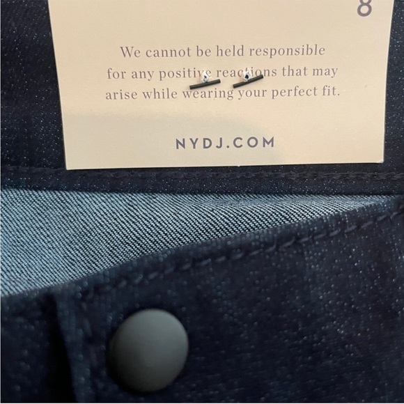 NYDJ Rinse Capri Crop Jeans w/ COOLMAX & Lift Tuck Tech, Sz 8 Dark Wash - Picture 9 of 11